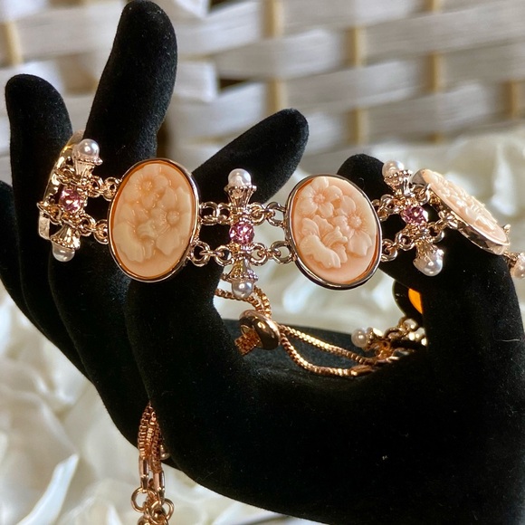 Pink Color Resin Pink Austrian Crystal & Simulated Pearl Bolo Bracelet Rosetone - Picture 8 of 14